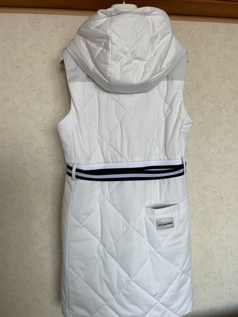 こすさま専用アルチビオ　ワンピース　中綿ベスト　白　サイズ38