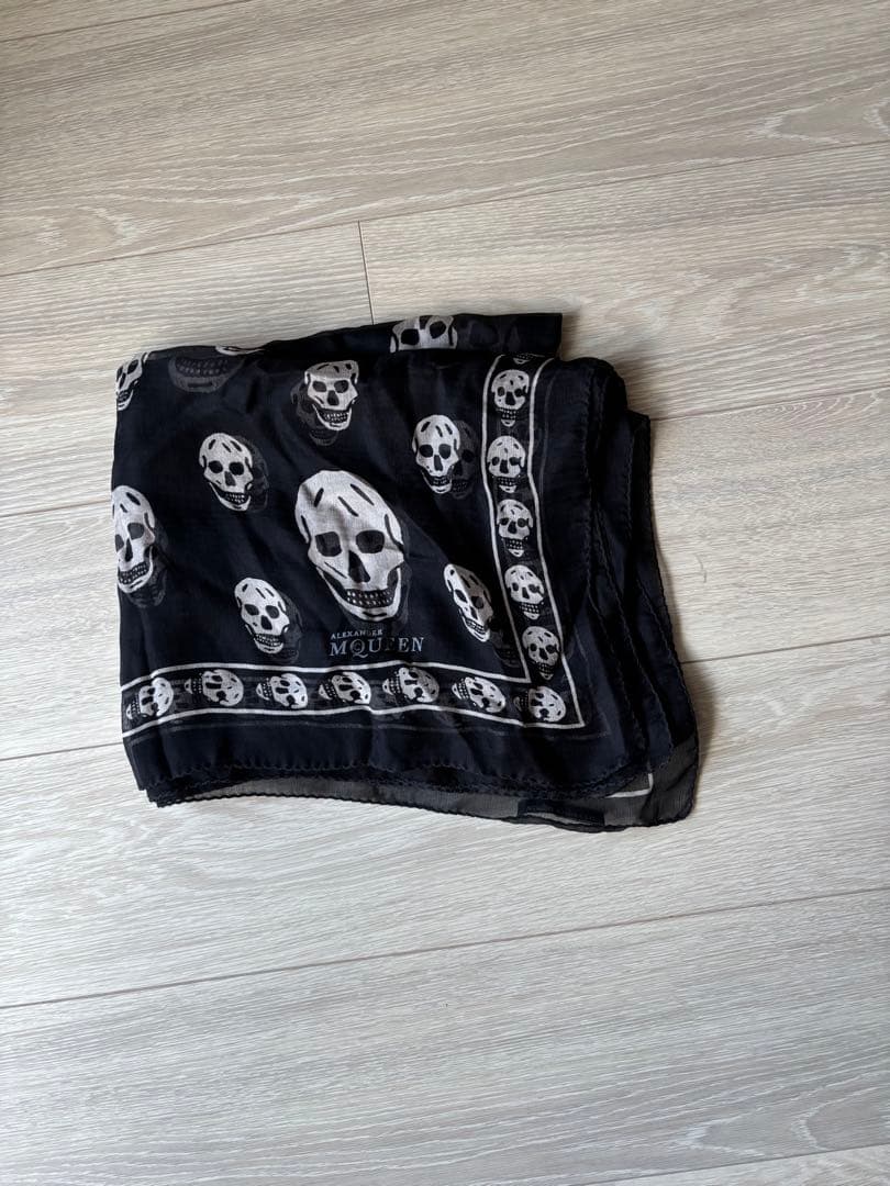 アレキサンダーマックイーン　スカルスカーフ