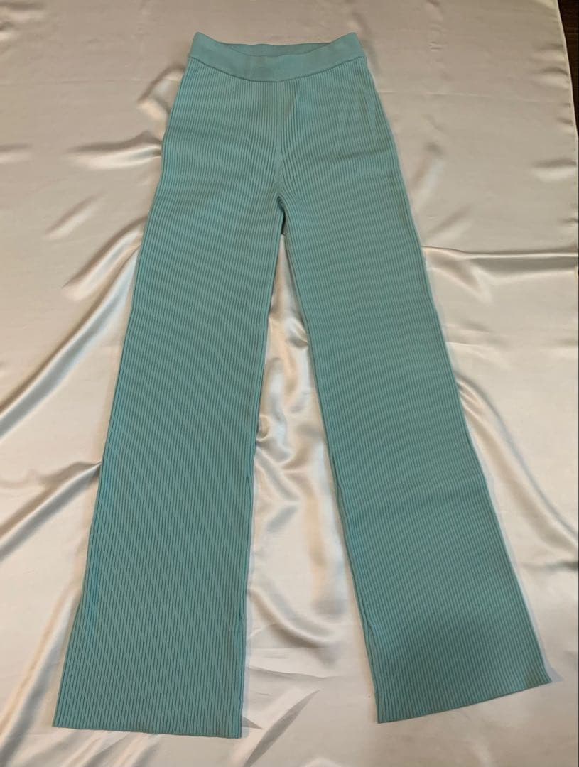 【新品美品】Alice + olivia ミントグリーンリブニットフレアパンツ