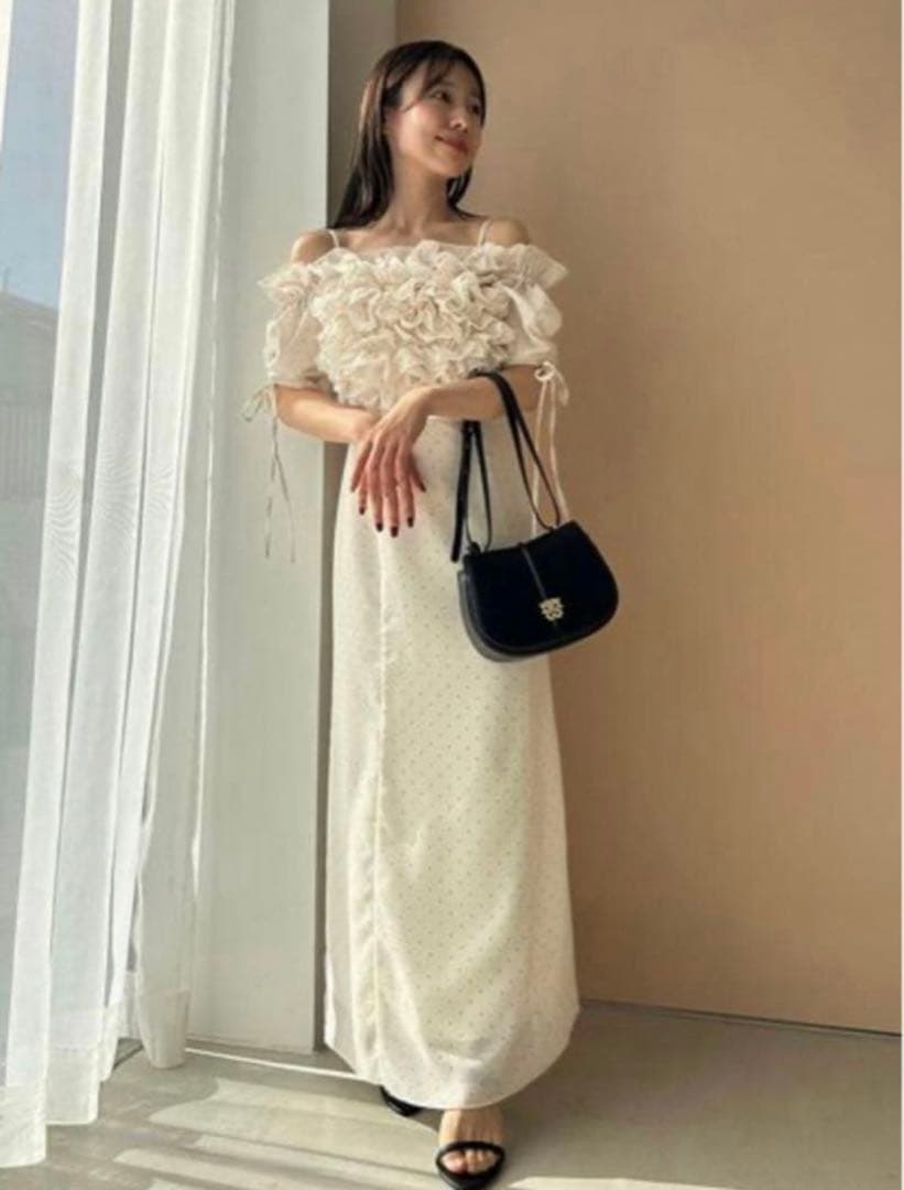 新品未使用タグ付き snidel ボリュームラッフルフリルプリントワンピース