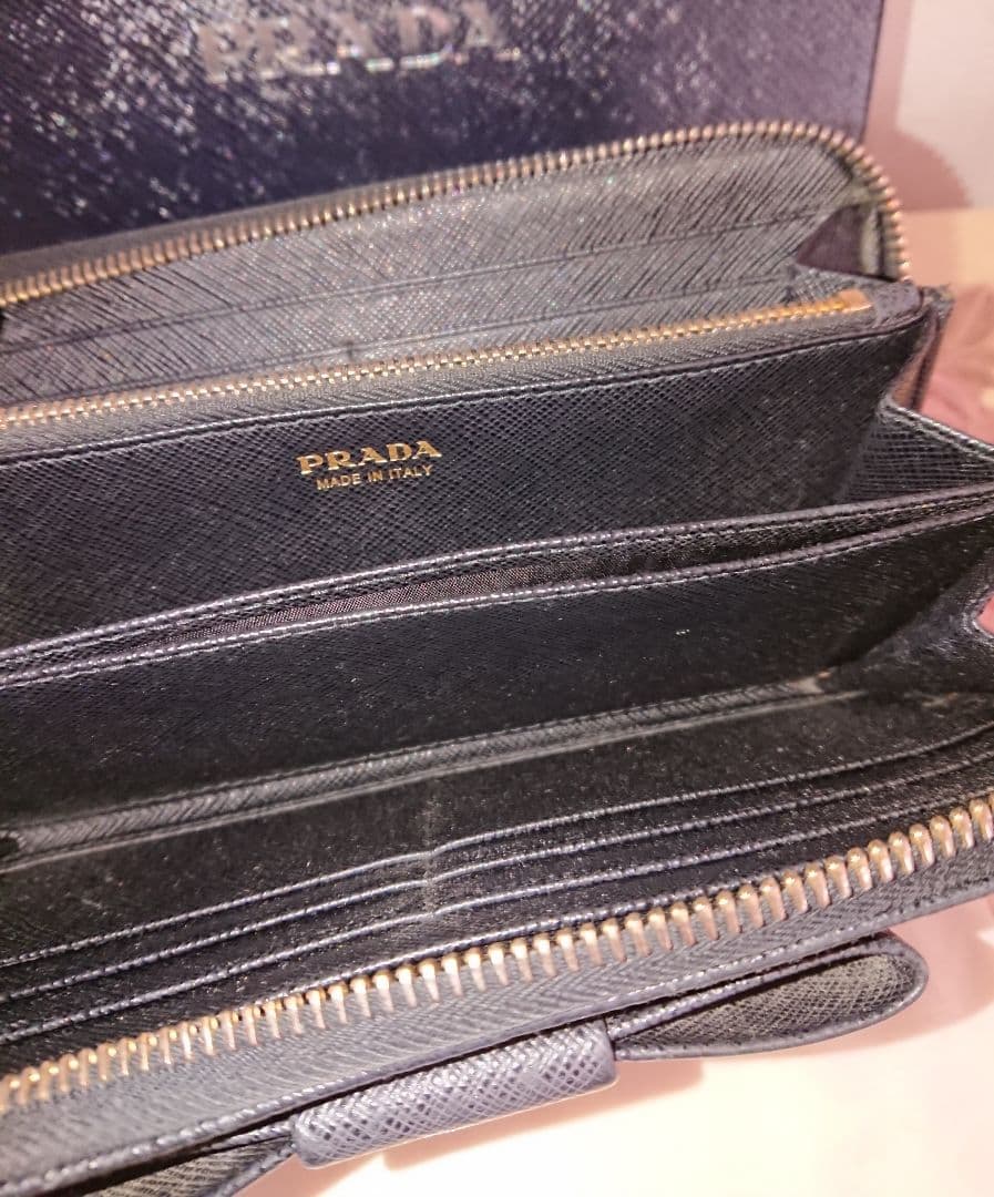 未使用 PRADA プラダ リボン 革長財布