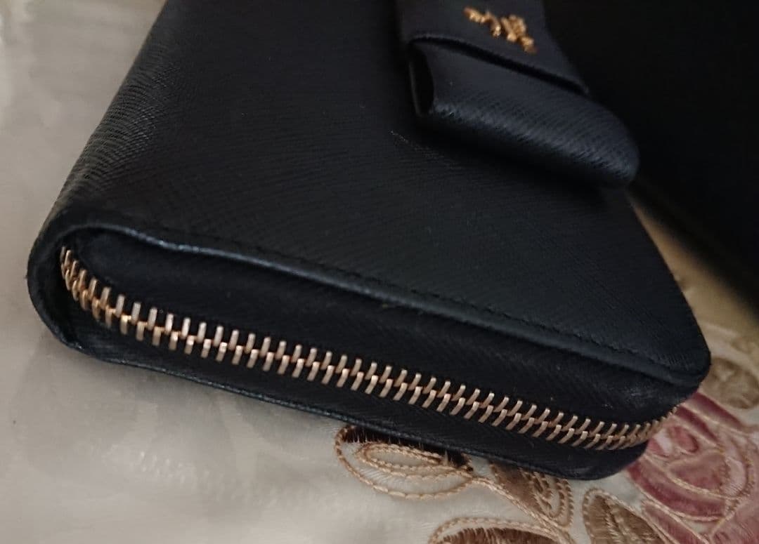 未使用 PRADA プラダ リボン 革長財布