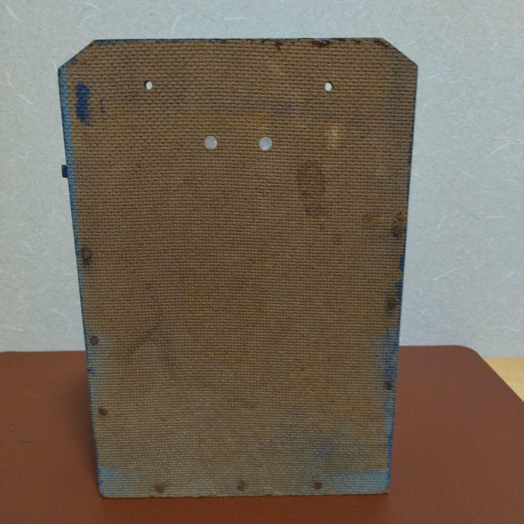 昭和レトロな牛乳箱