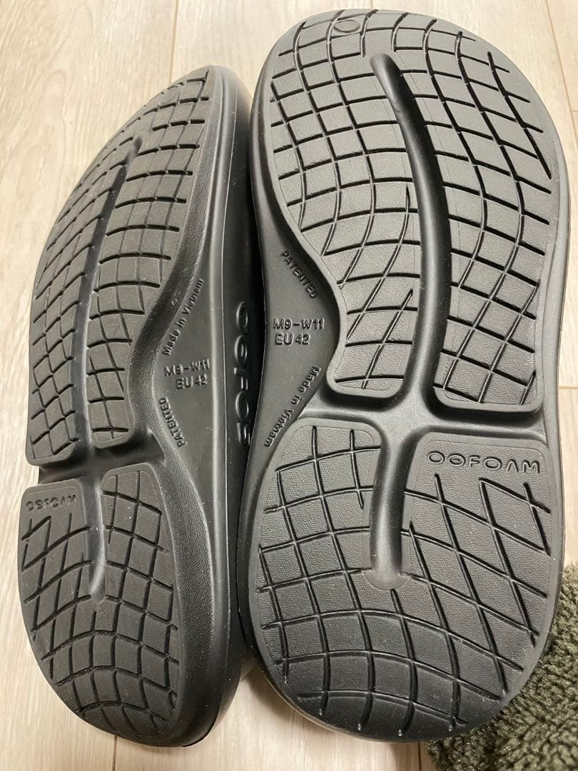 ウーフォス　OOFOS ウーヤー　新作　28cm