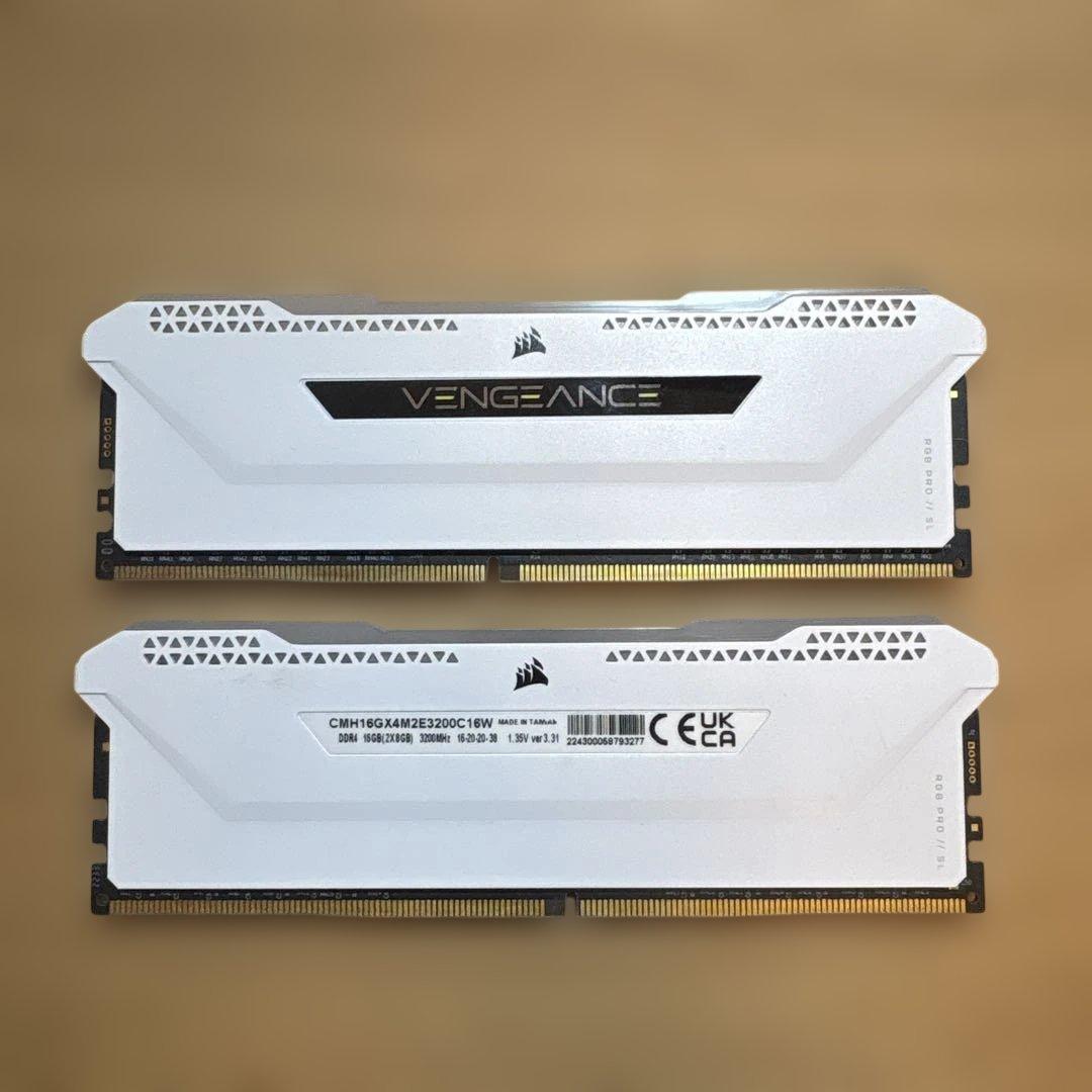 メモリー CORSAIR Vengeance 16GB DDR4 3200MHz