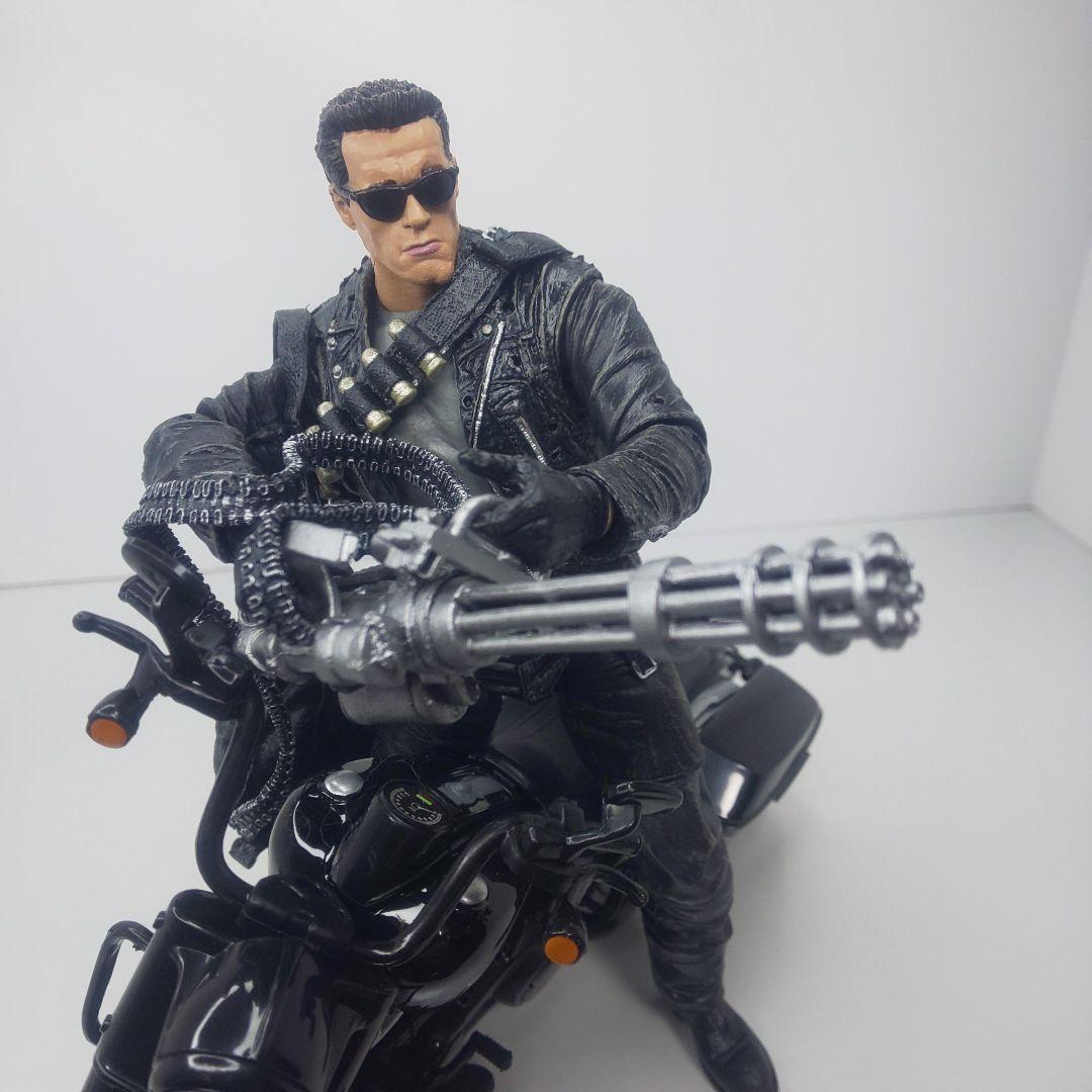 ターミネーター　T-800 フィギュア 新品