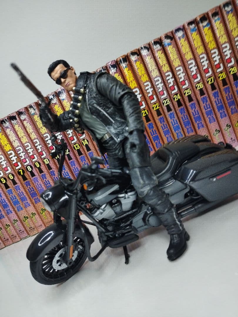 ターミネーター　T-800 フィギュア 新品