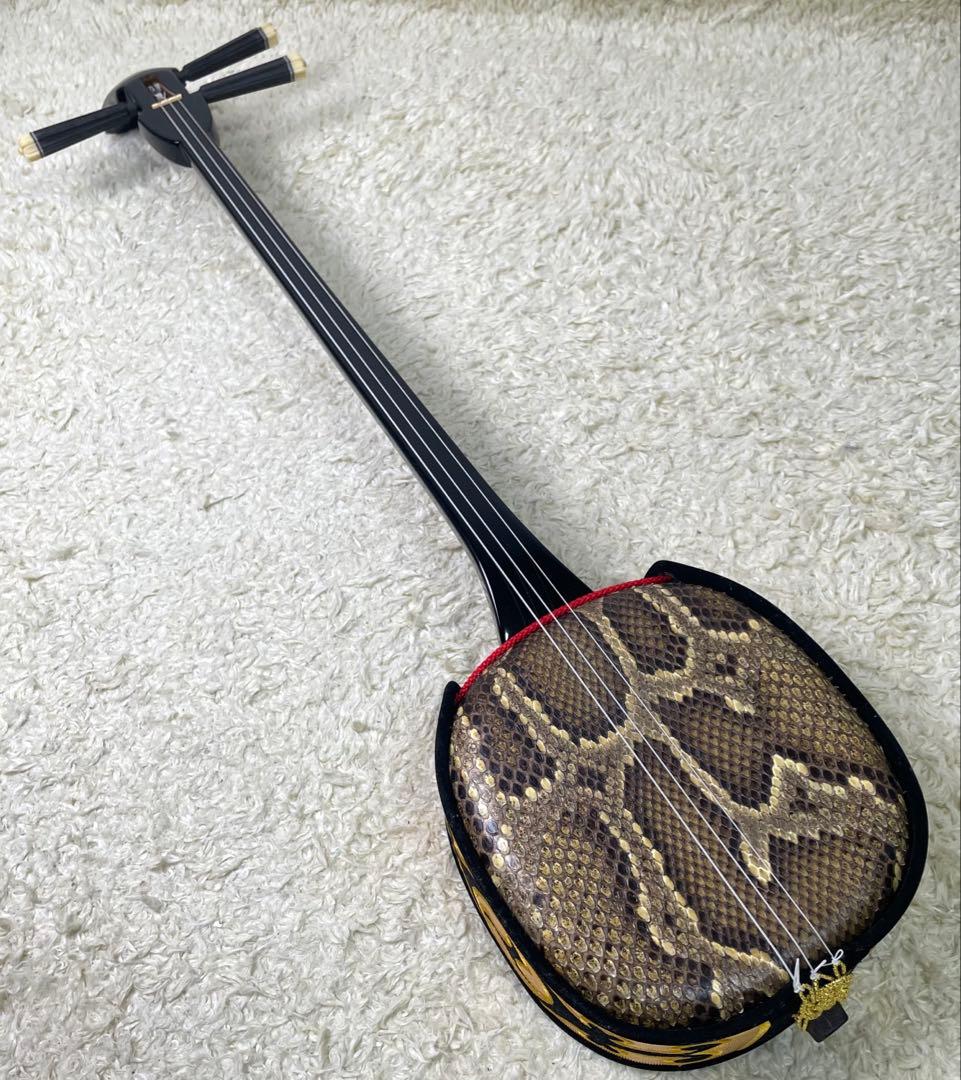 【美品】沖縄郷土楽器 三線 初心者セット　チューナー2wayセミハードケース付き