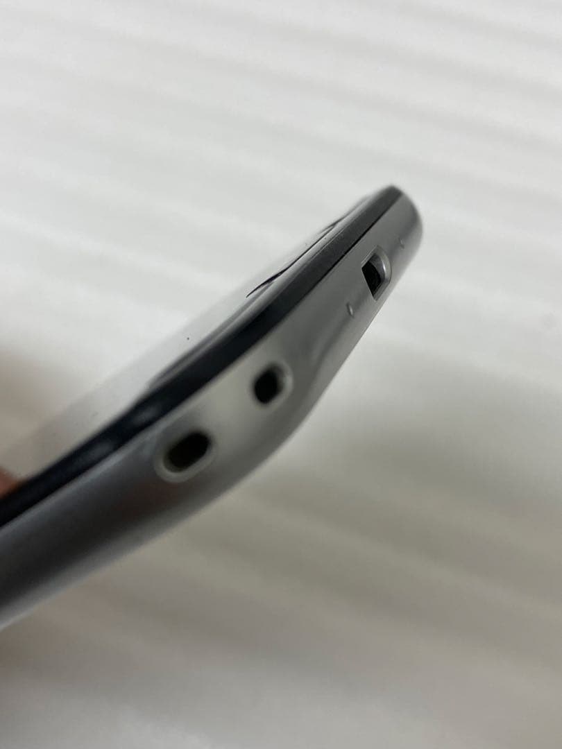 3-3030 京セラ製のスマートフォン「かんたんスマホ3 (A205KC)