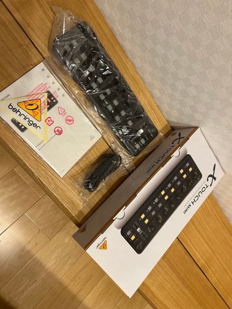 Behringer X TOUCH MINI MIDIコントローラー