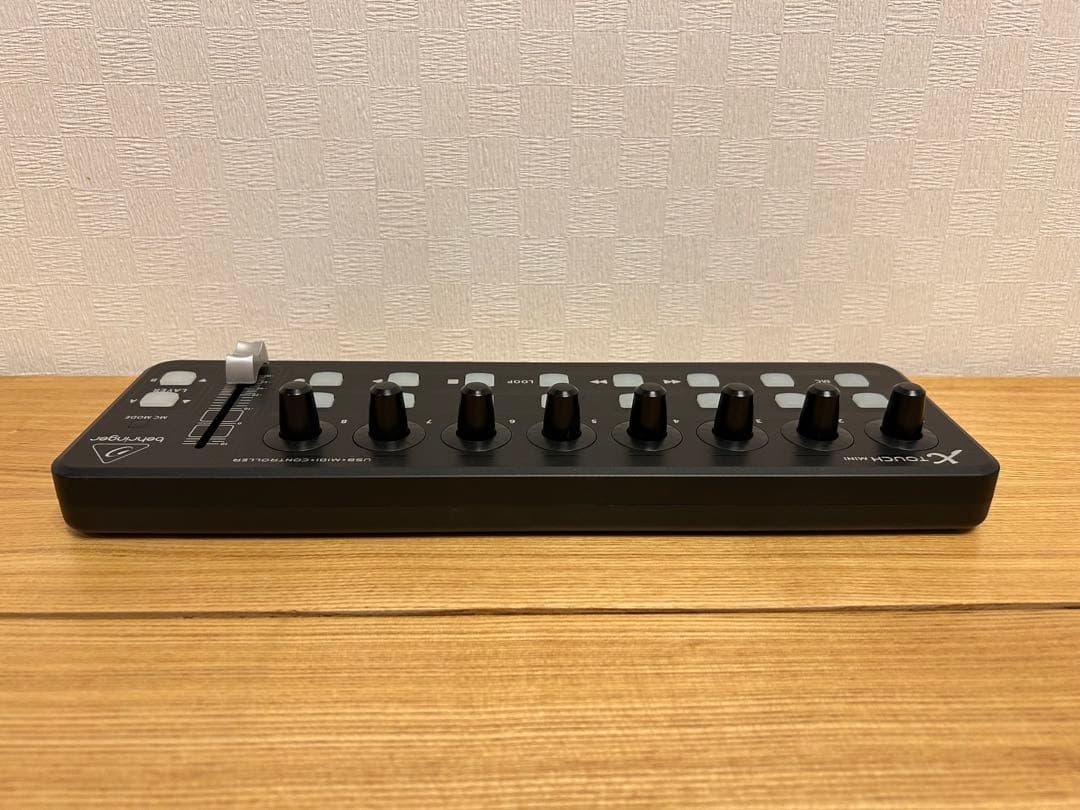 Behringer X TOUCH MINI MIDIコントローラー