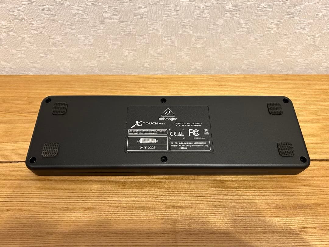 Behringer X TOUCH MINI MIDIコントローラー