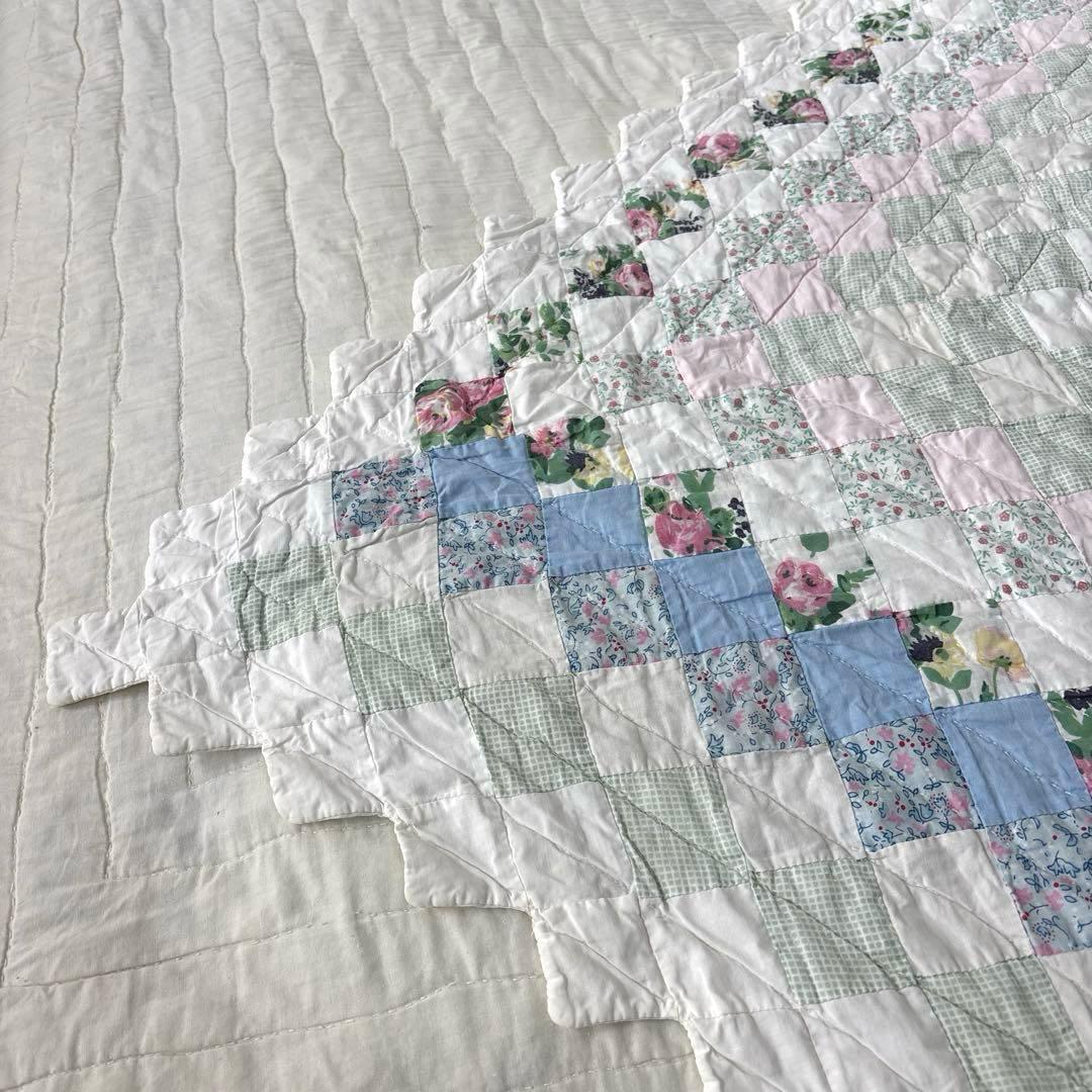 アメリカンアンティークキルト　ベッドカバー　ブロック繋ぎ