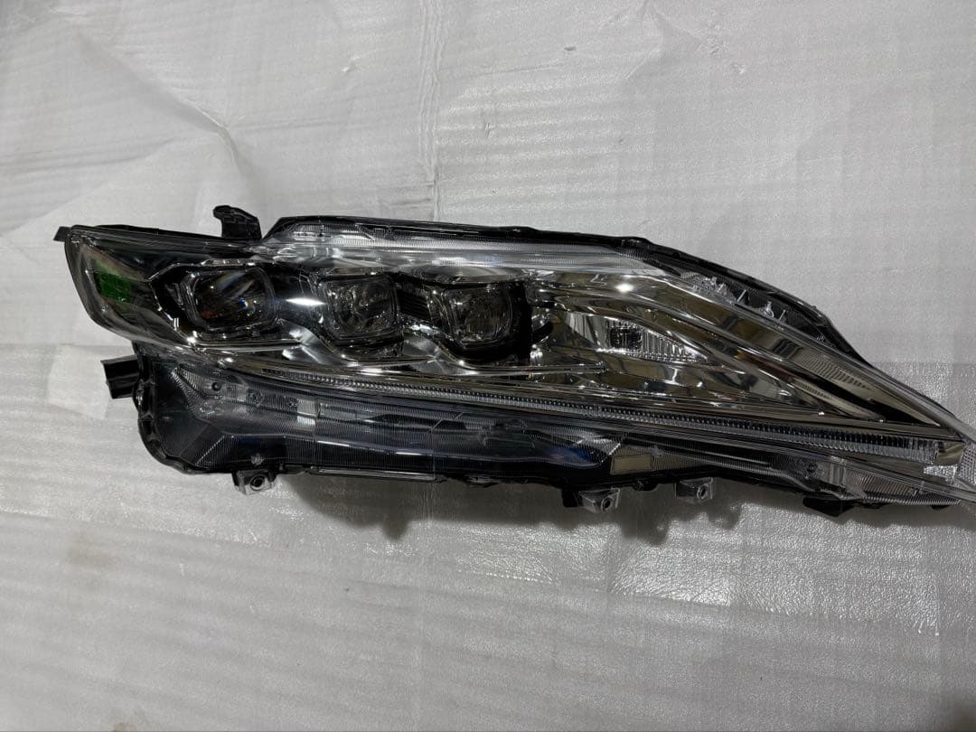 ハリアー純正ヘッドライト 右 補修あり