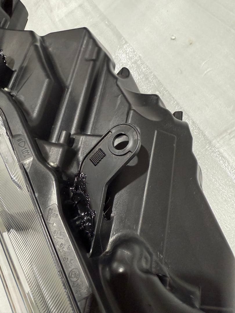 ハリアー純正ヘッドライト 右 補修あり