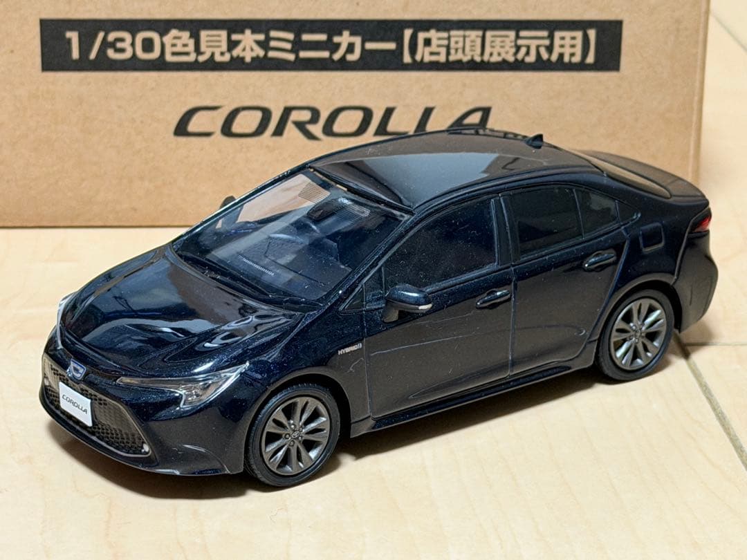 非売品 トヨタ カローラ 1/30 カラーサンプル用ミニカー W×B仕様