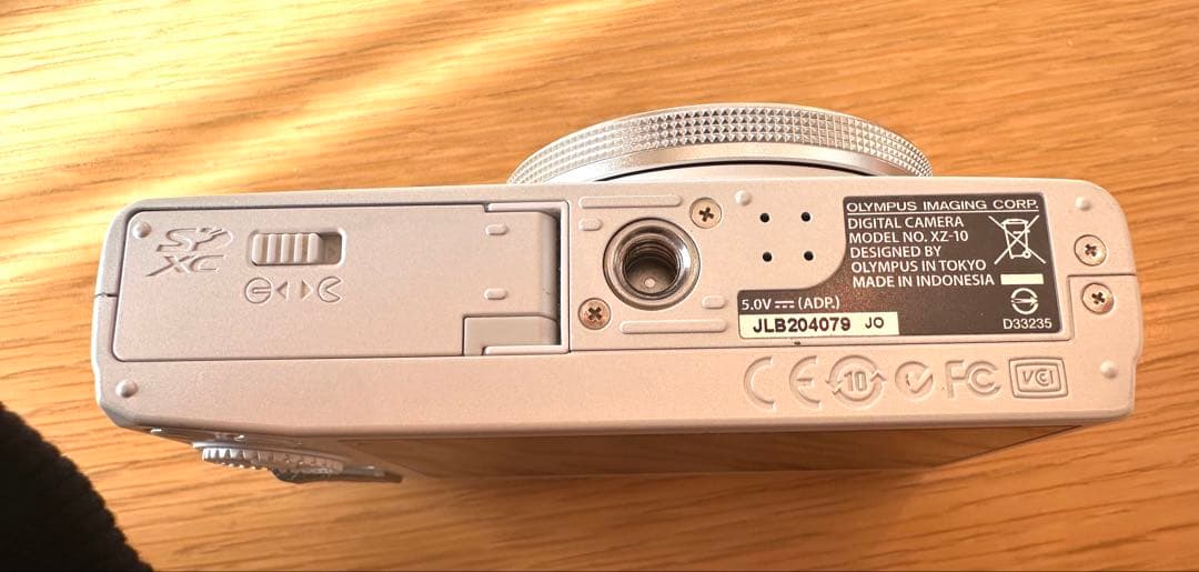 OLYMPUS Stylus xz-10 人気ホワイト