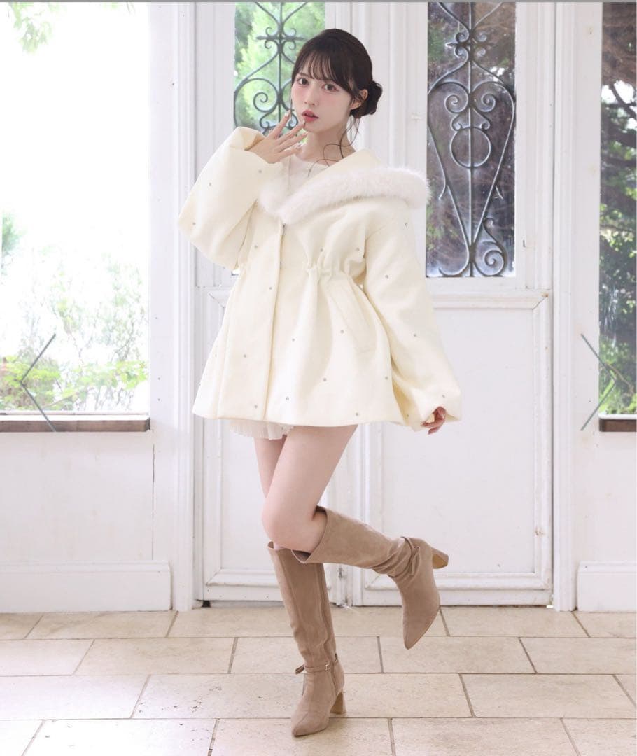 フードフェイクファービジューミドルコート　ナイスクラップ　オフホワイト