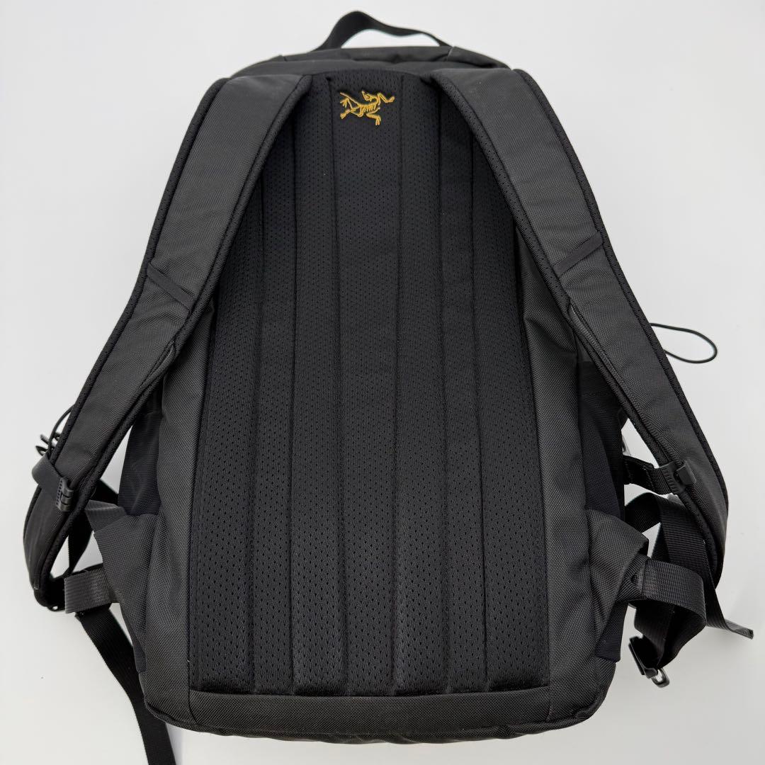 ARC’TERYX MANTIS 26 BACKPACK 黒