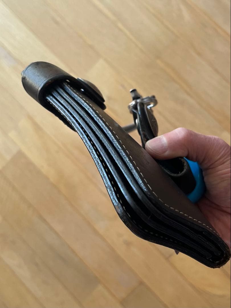 黒いレザー ウォレットチェーン エンブレム付き　アメリカン束入れ