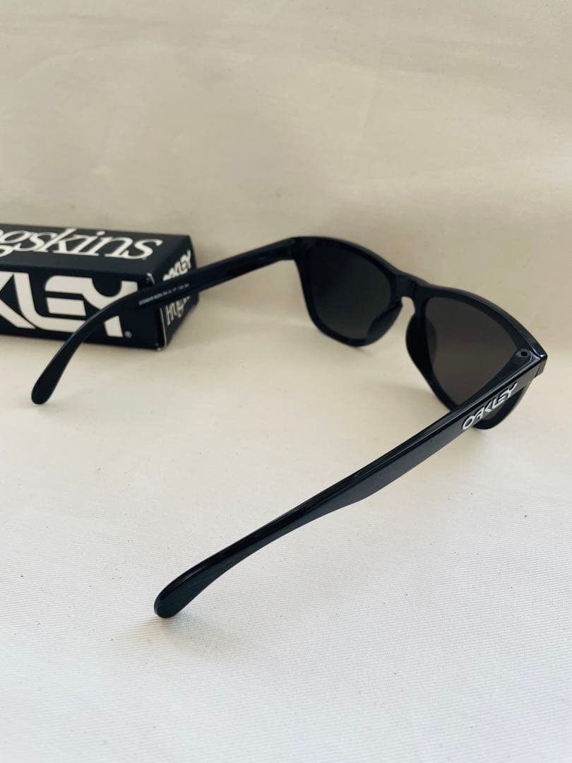 Oakley Frogskins カラーグラス