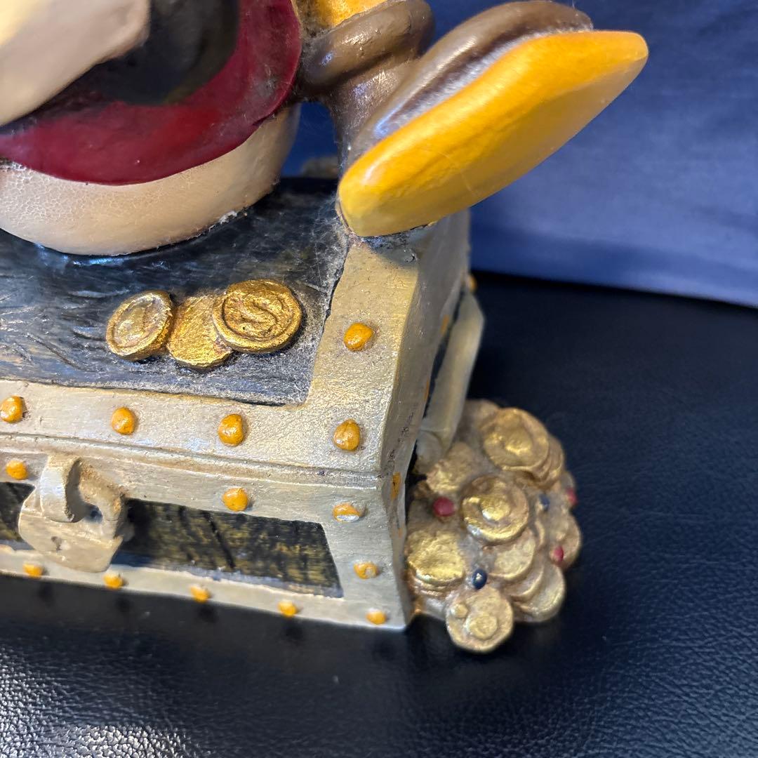 アンティークスクルージ・マクダック 宝箱フィギュア