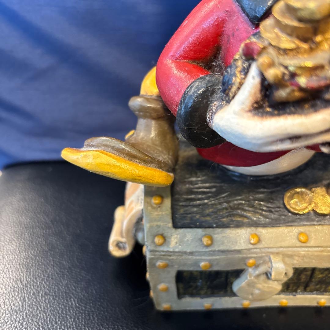 アンティークスクルージ・マクダック 宝箱フィギュア