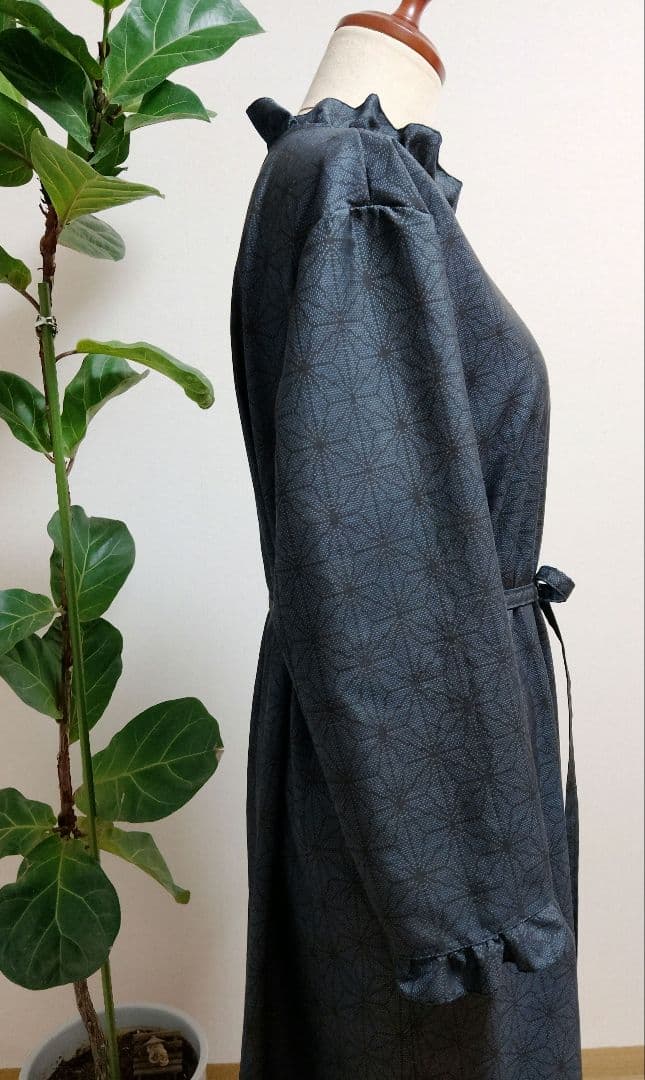 着物リメイク♧大島紬Aラインフリルワンピース♧紺地長袖ストールリボン付き正絹