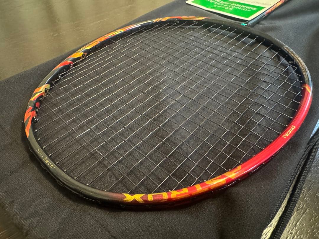 YONEX ASTROX 99 PRO バドミントンラケット 4UG5