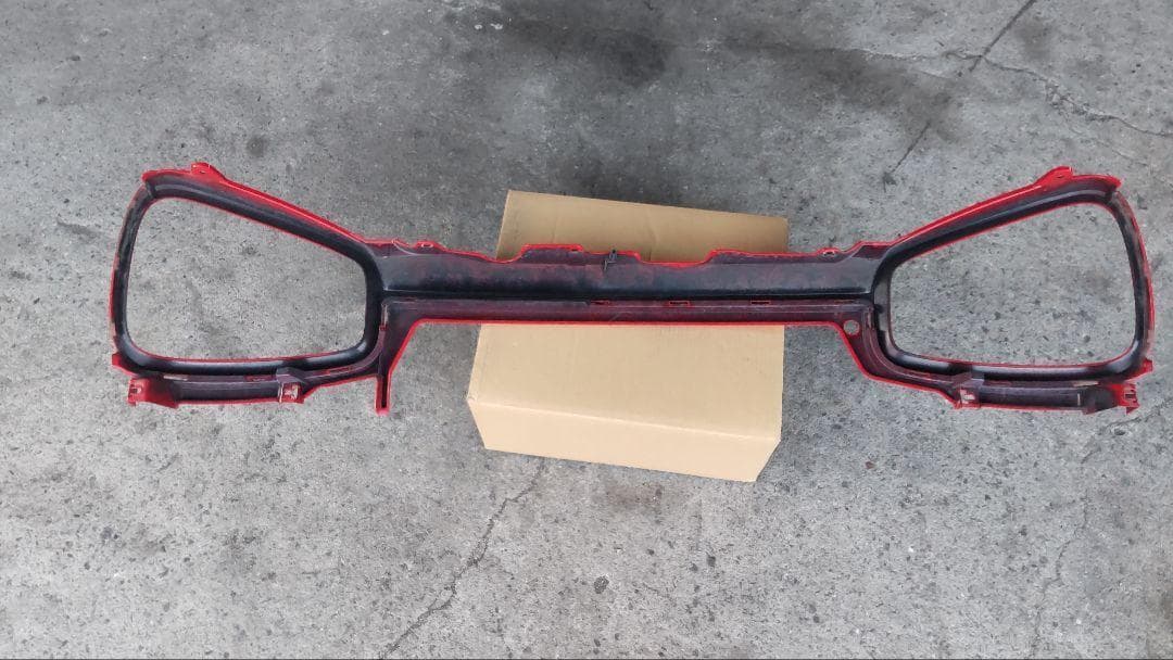 送料無料 アルト HA36 フロントグリル メガネガーニッシュ レッド 赤