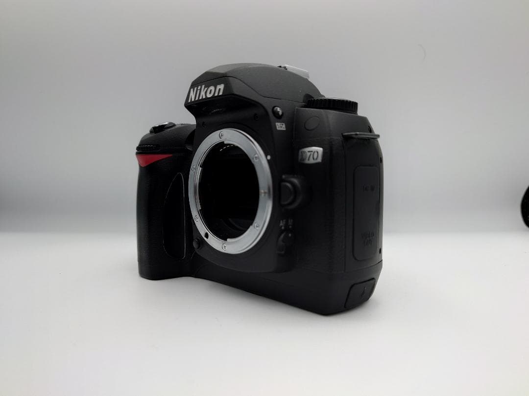 NIKON　D70　一眼レフカメラとレンズ2本セット