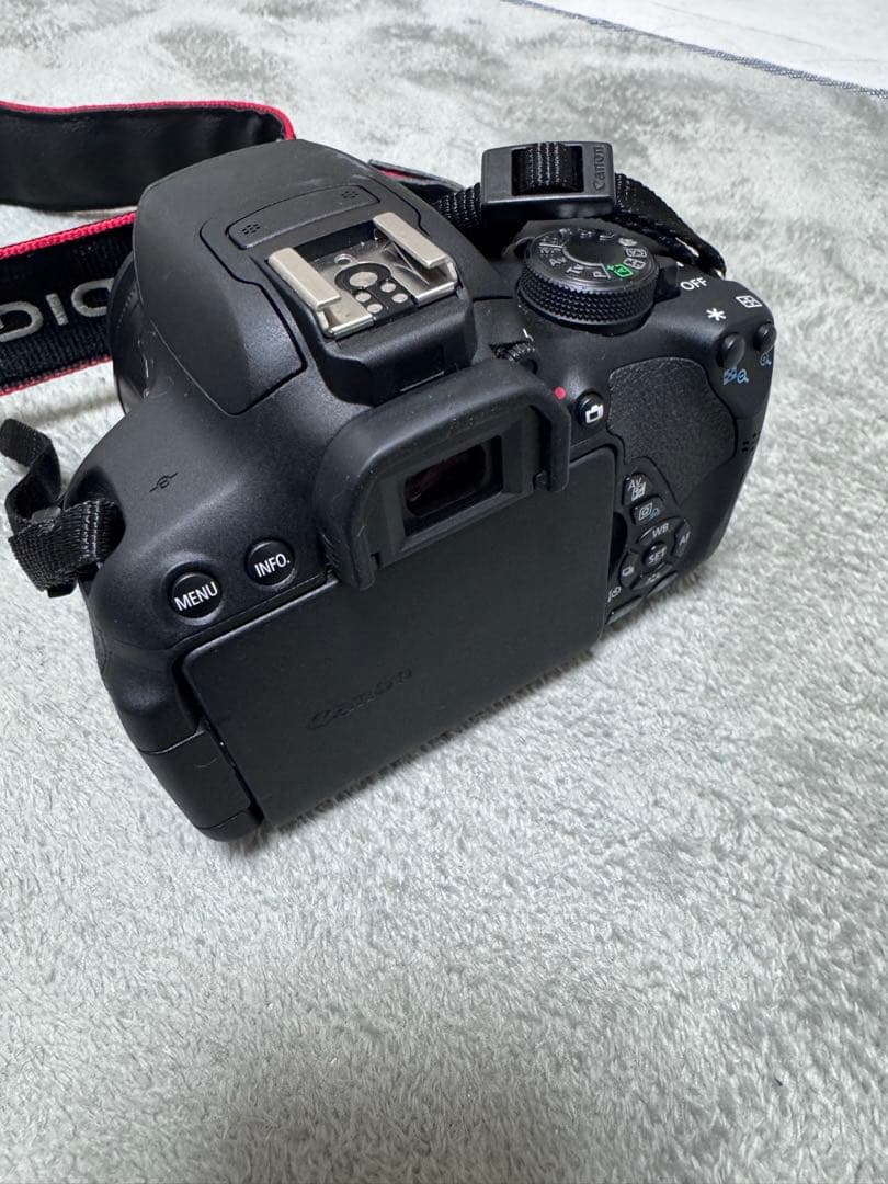 Canon EOS Kiss X7i デジタル一眼レフカメラ