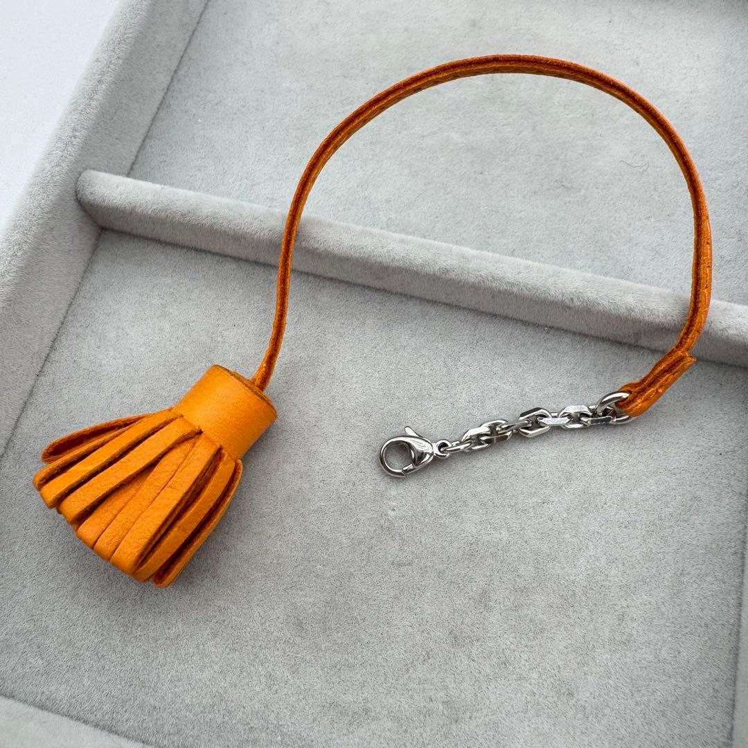 【定番】HERMES カルメンチータ　チャーム　フリンジ　しおり　オレンジ