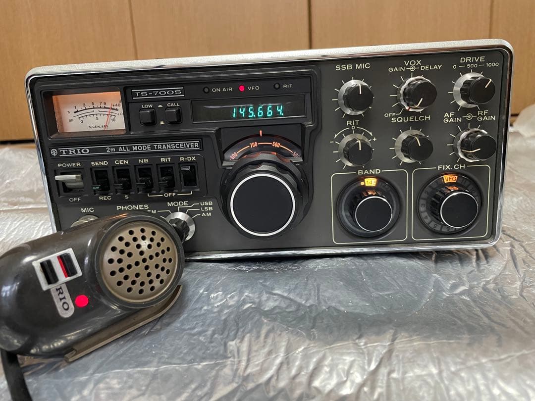 アマチュア無線機　TRIO TS-700S 2m ALLMODEトランシーバー