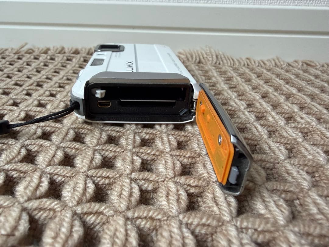 【中古】LUMIX DMC-FT25 ホワイト 防水カメラ