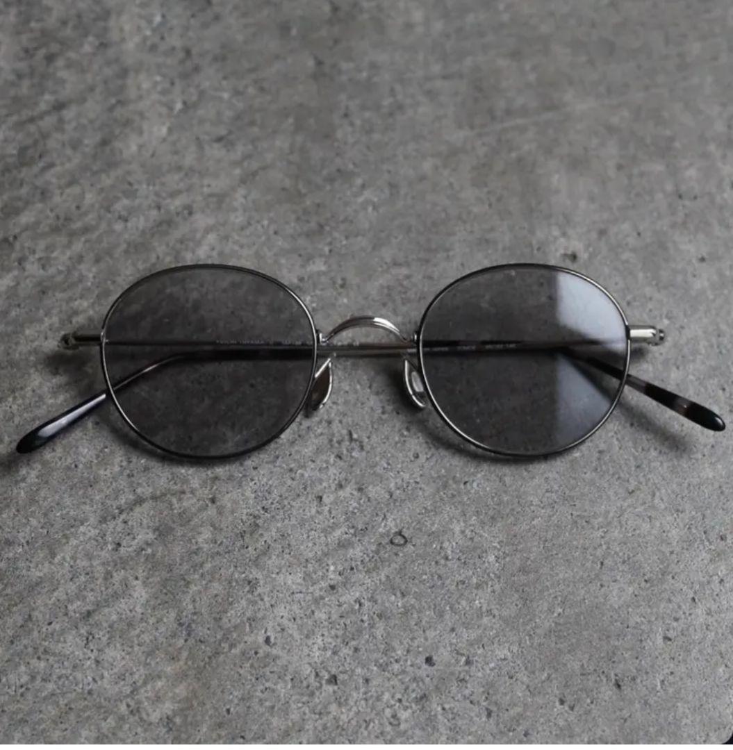 小物 YUICHI TOYAMA. Tomoe SG