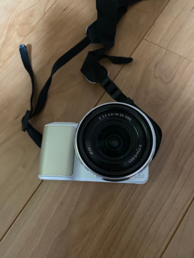 SONY NEX-3 ホワイト Eマウントレンズ付き