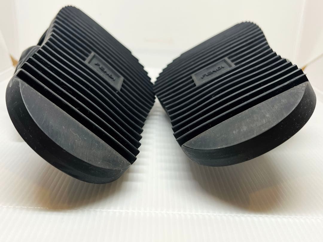 FENDI エンボス ズッカ柄 クロスベルト サンダル