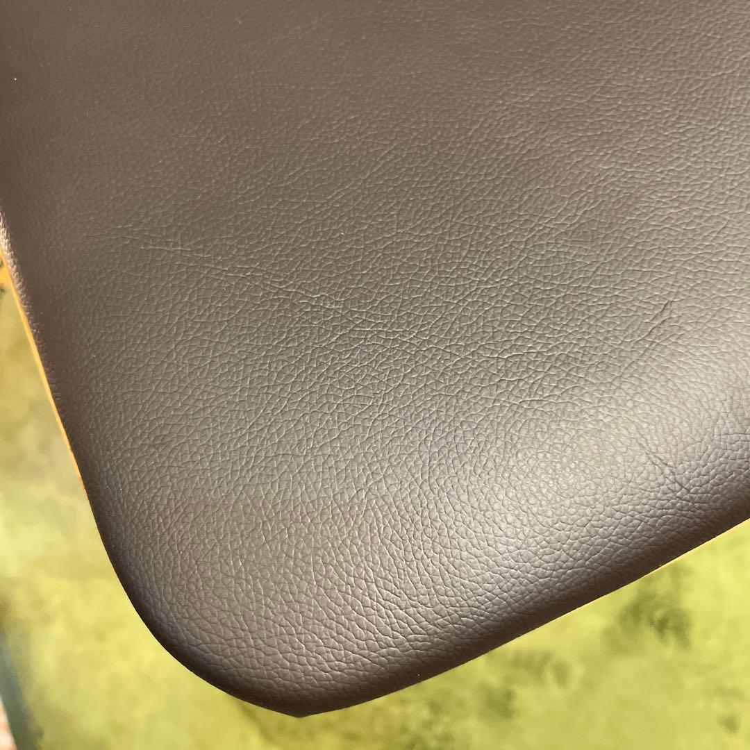 HCake:))) 　SOLK チェア カスタマイズ　座面張り込み仕上げ