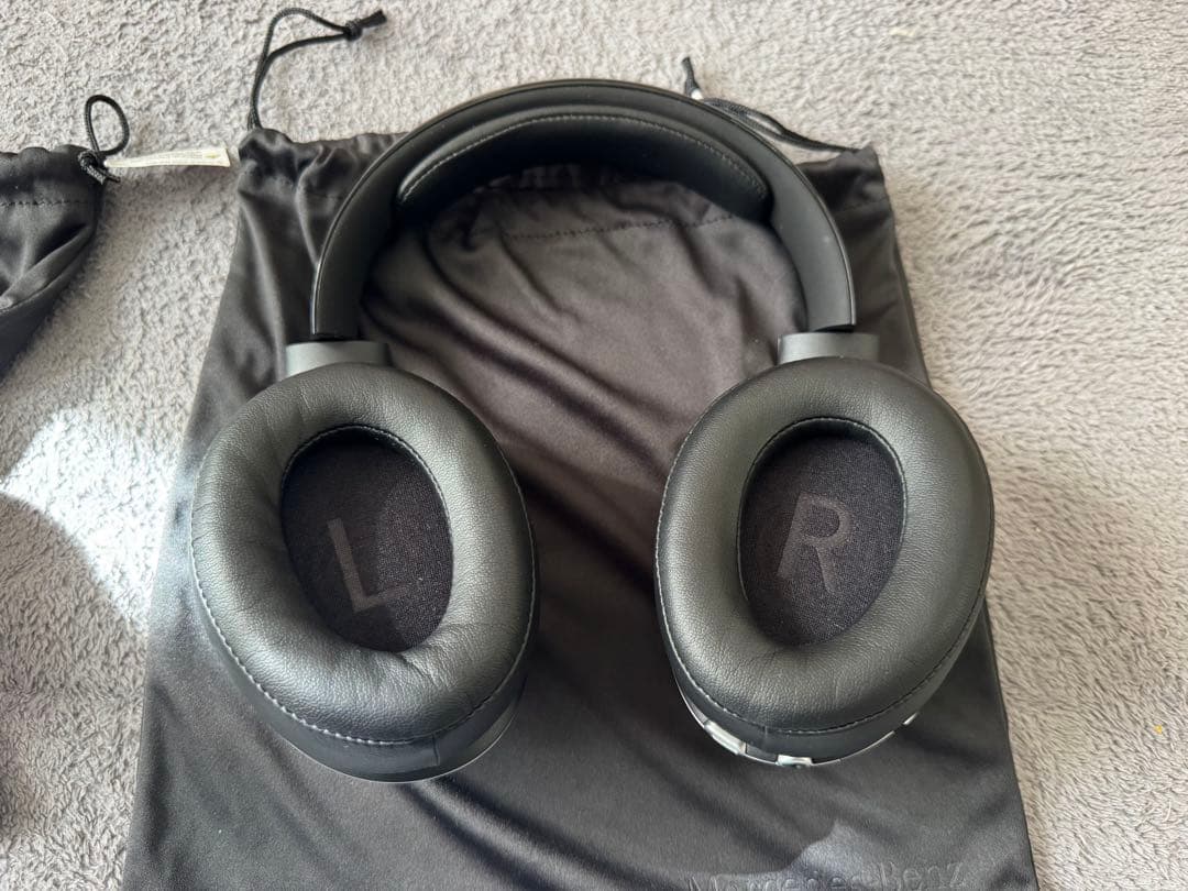 美品！ベンツワイヤレスヘッドホン！2個！