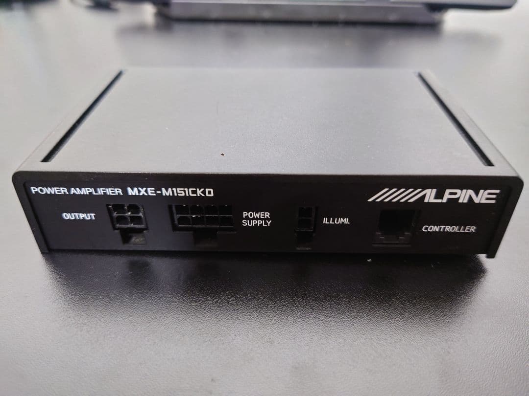 アルパイン SWE-1500 パワードサブウーファー（中古）