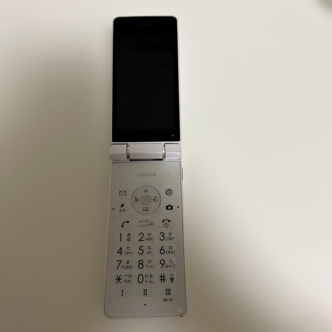 ソフトバンク　AQUOSケータイ4 A205SH ホワイト　ガラケー