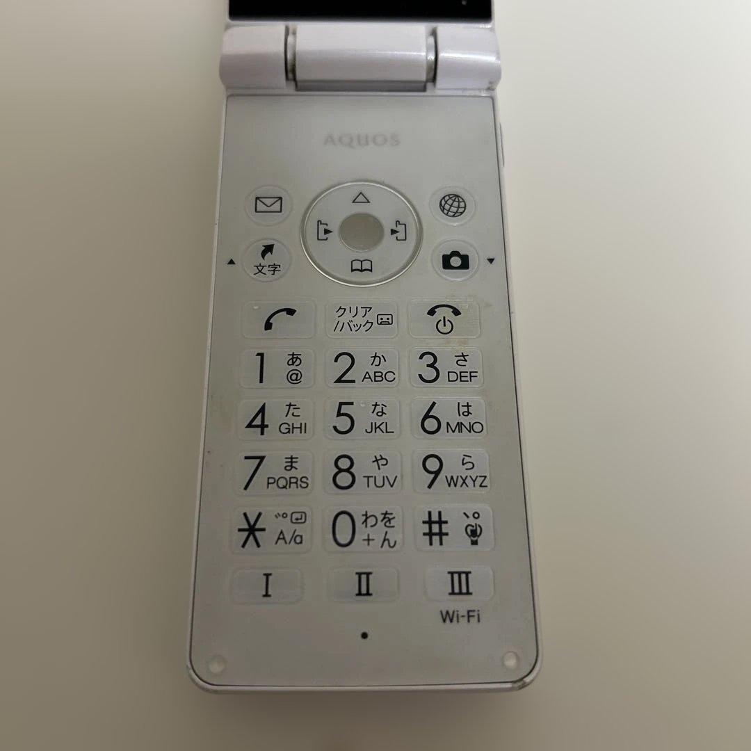 ソフトバンク　AQUOSケータイ4 A205SH ホワイト　ガラケー