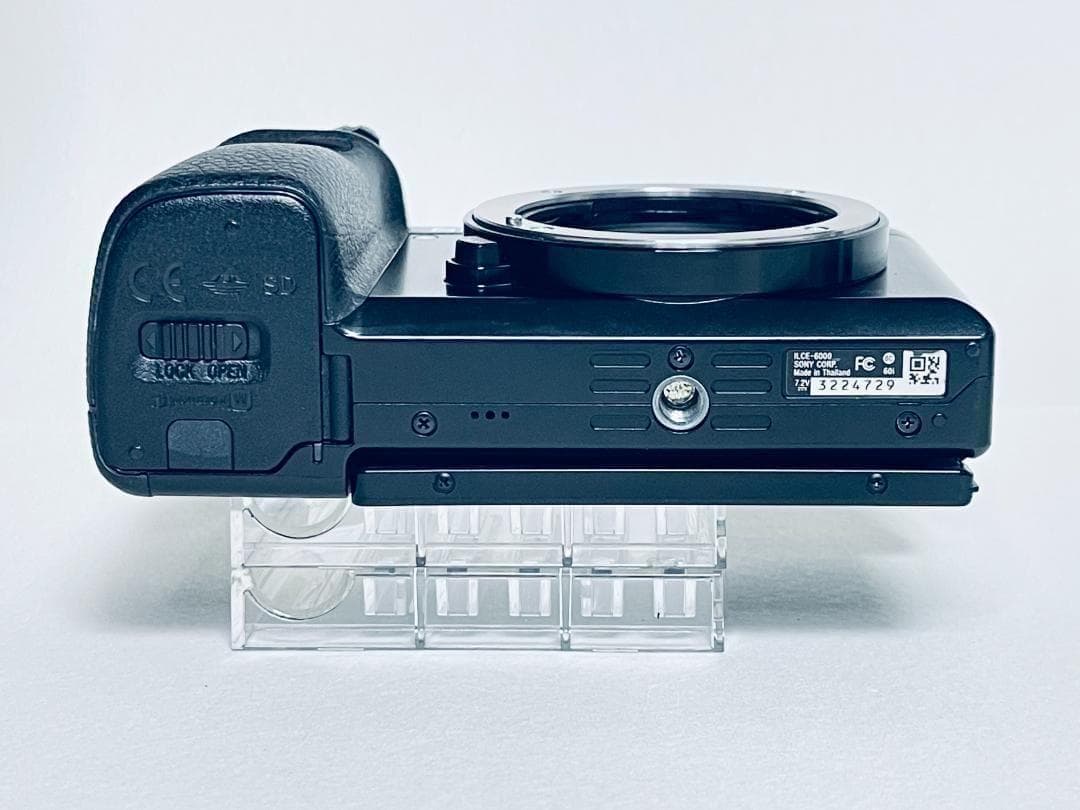 【ほぼ新品ショット数2901回】SONY α6000 ボディ ILCE-6000