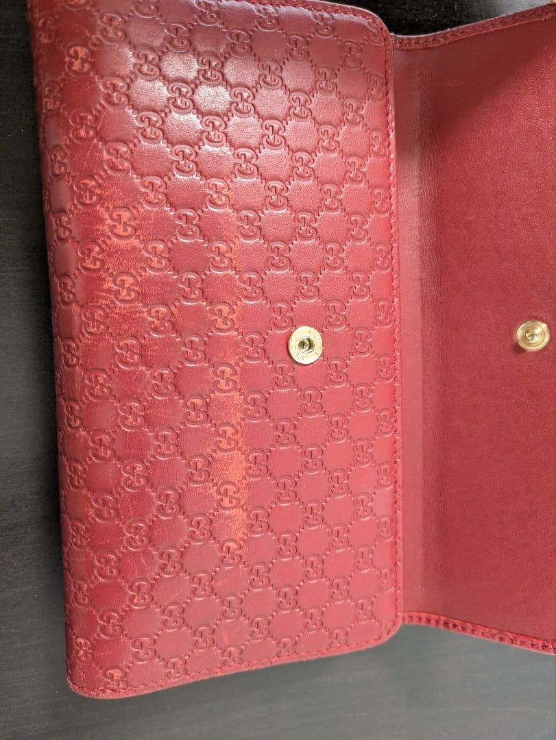 正規品　グッチ　長財布　赤　レディース　ブランド　　本物　GG柄　ロゴ　型押し