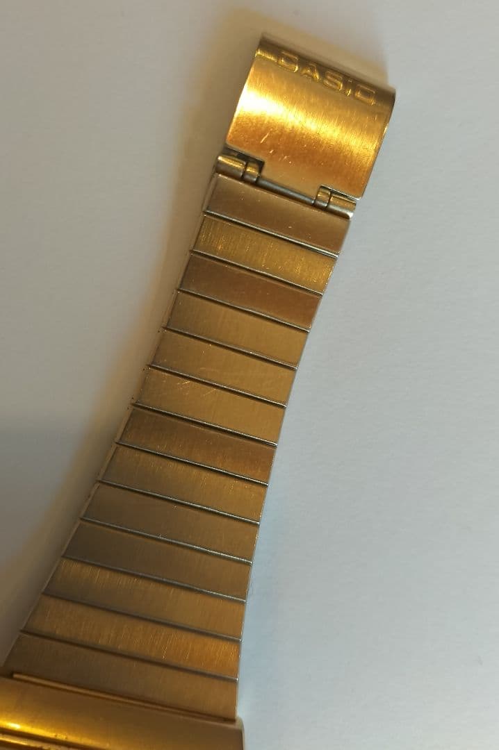 希少!!!CASIO DBC610ゴールド デジタル腕時計