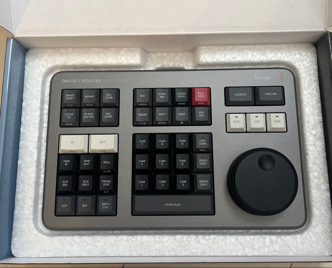 DaVinci Resolve Speed Editor(本体、箱付き)