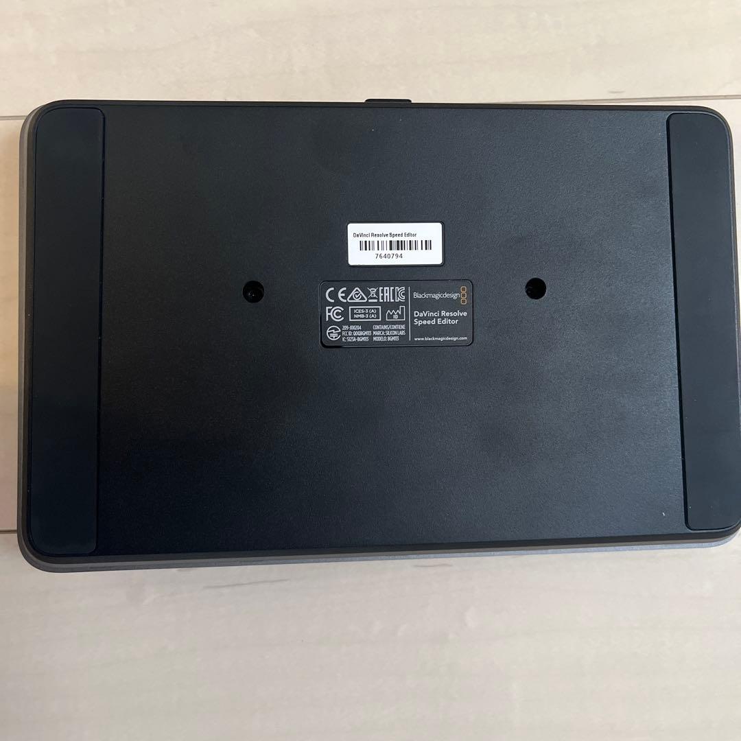 DaVinci Resolve Speed Editor(本体、箱付き)