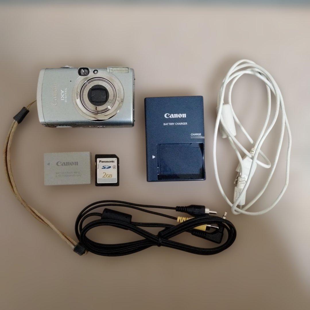 Canon IXY DIGITAL 800 IS 本体と付属品