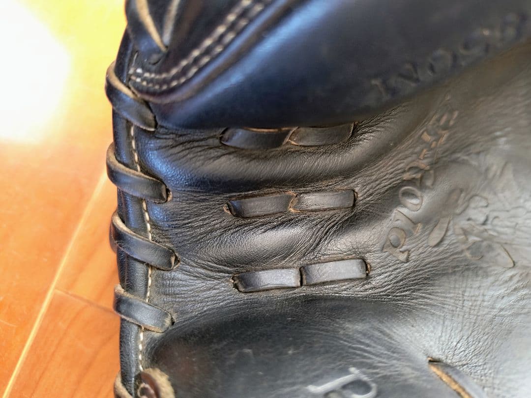 ハイゴールド 軟式キャッチャーミット　グローブ 己極　嬉しい型良好！　M球おまけ